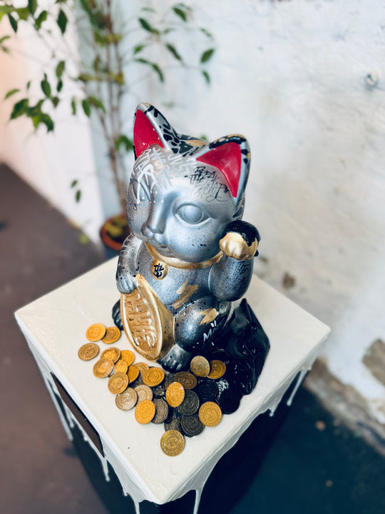 LUCKY CAT
