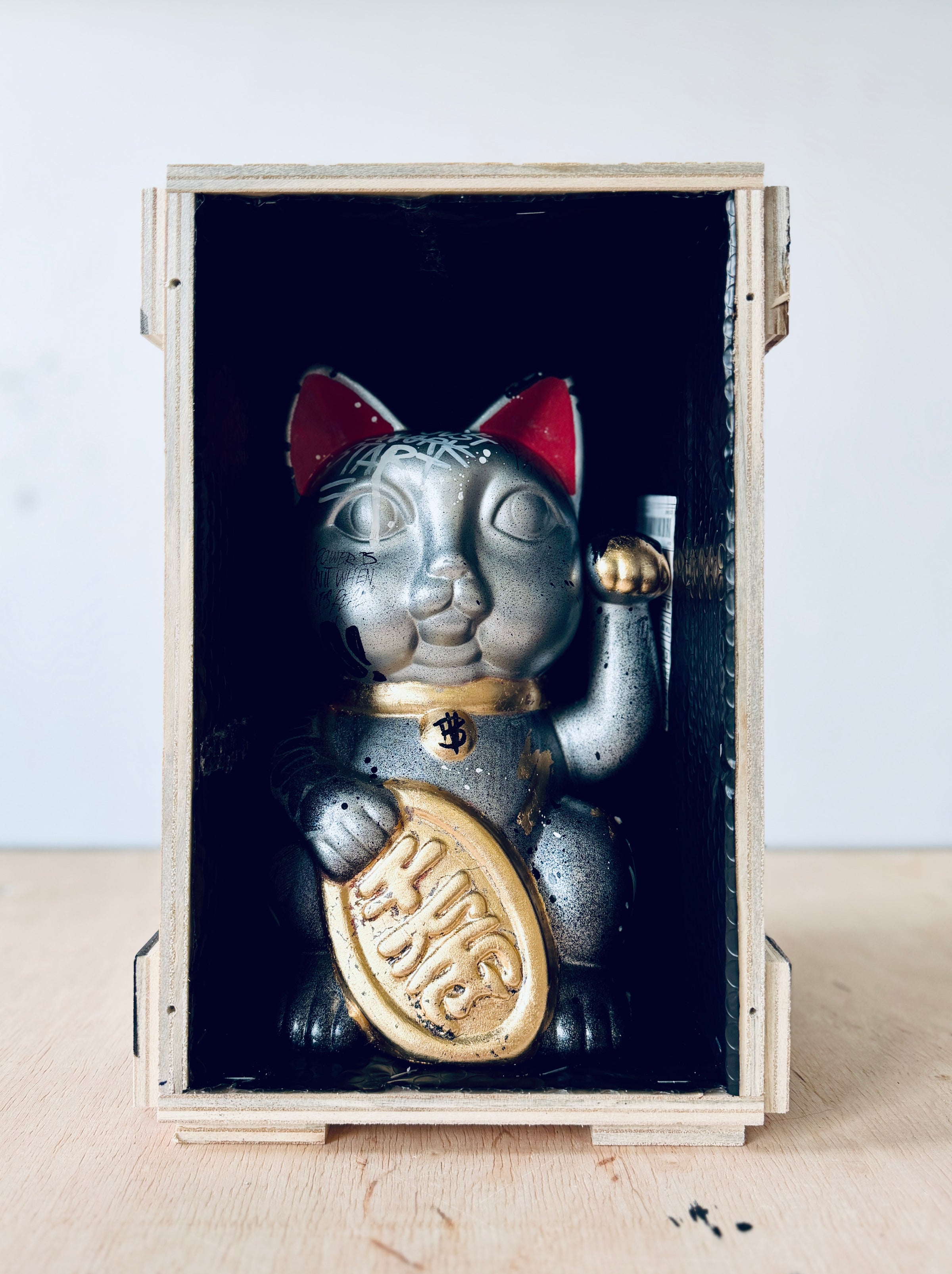 LUCKY CAT