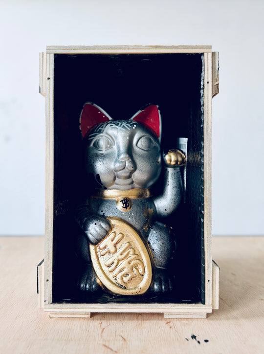 LUCKY CAT