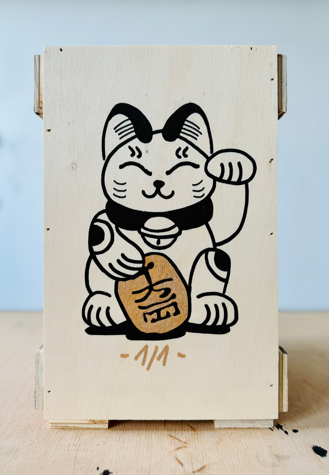 LUCKY CAT