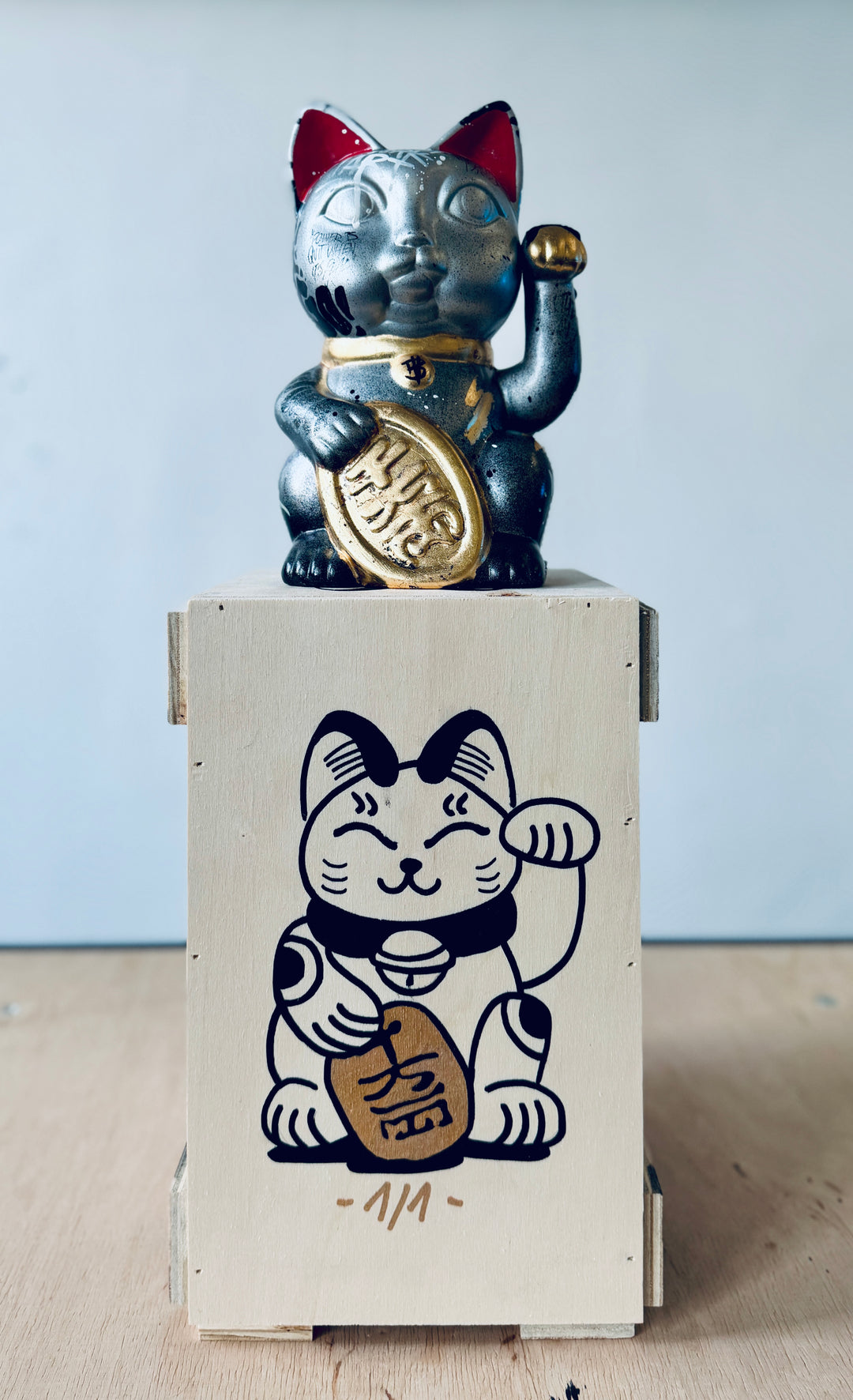 LUCKY CAT