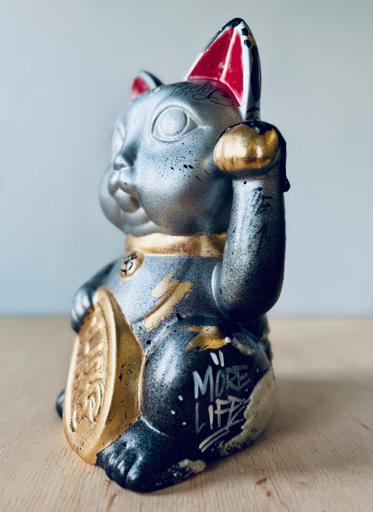 LUCKY CAT