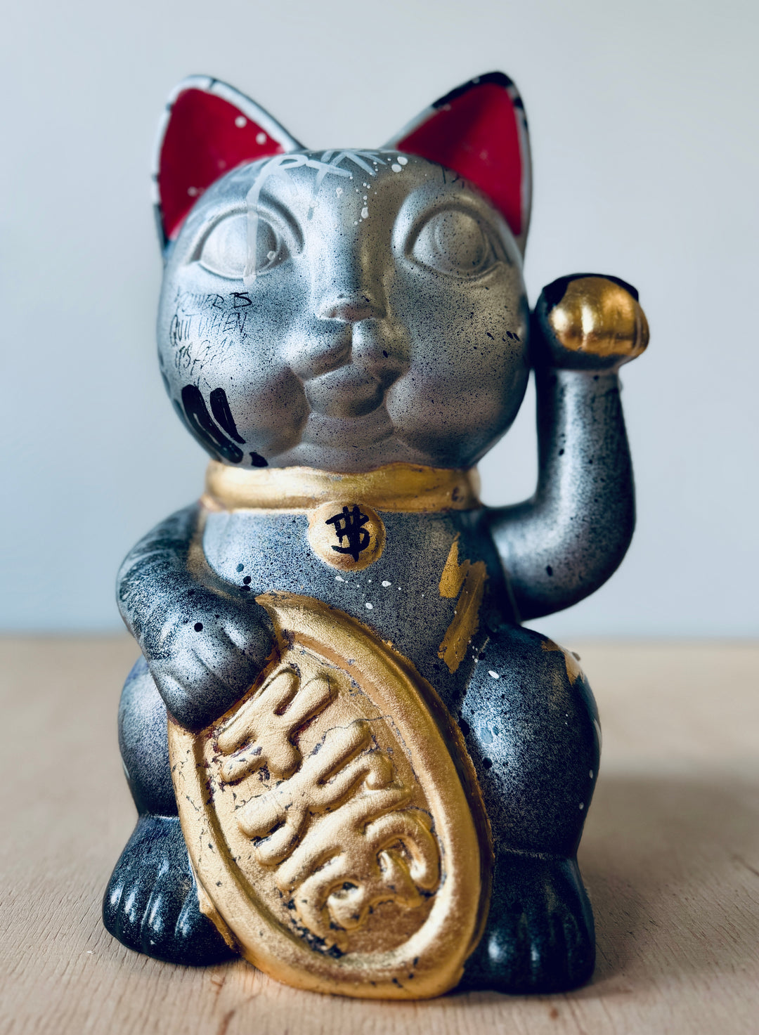 LUCKY CAT