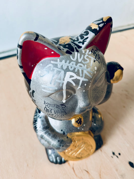 LUCKY CAT